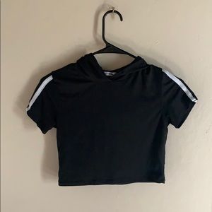 Cropped shirt with hood